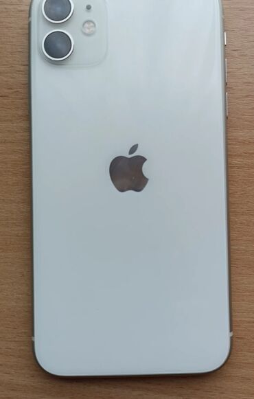 Apple iPhone: IPhone 11, Б/у, 128 ГБ, Белый, Зарядное устройство, 79 %