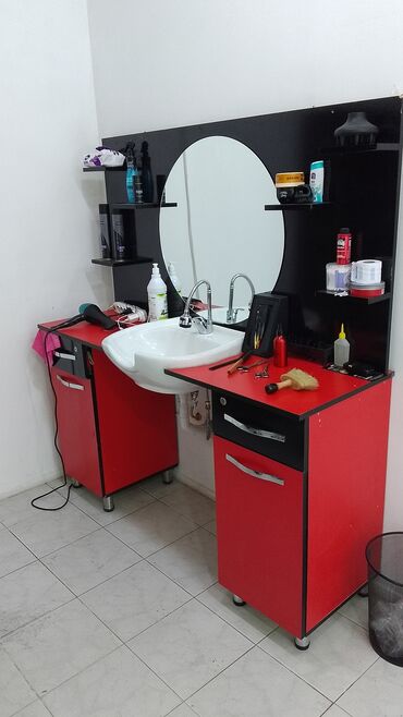 Digər gözəllik və estetika cihazları: Bərbər mebeli