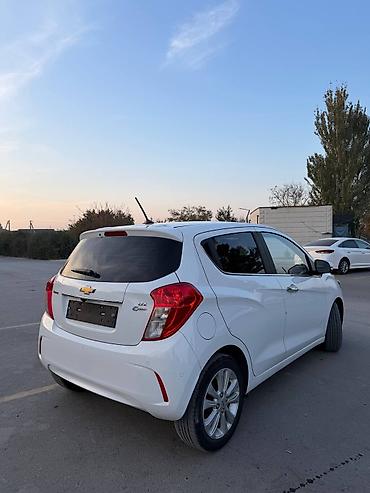 спарки: Chevrolet Spark: 2017 г., 1 л, Бензин, Хэтчбэк — 4