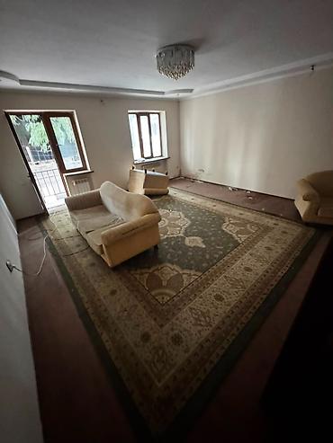 дворец: 1300 м², 6 комнат и более, Филармония — 10