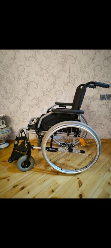 Инвалидные коляски: Endirim❗❗Əlil arabası satılır az işlənib ölçü 43 qiymət 190 azn ünvan