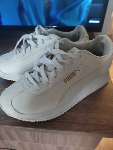кросовки белые: Кроссовки, 35.5, Puma, Б/у, цвет - Белый, Самовывоз