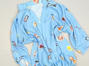 Lekki szlafrok damski w stylu kimono, wykonany z jasnoniebieskiego