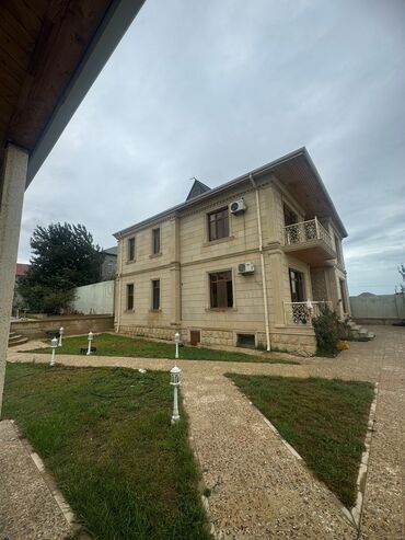Seplər: 250 kv. m, 6 otaqlı, Hovuzsuz, Kombi, Qaz, İşıq