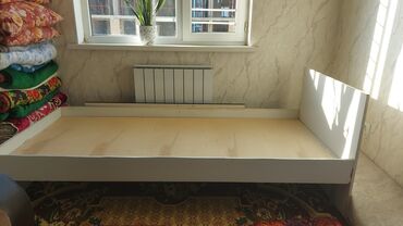 высокая кровать: Односпальная кровать-основание без матраса. Особенности: - Размер