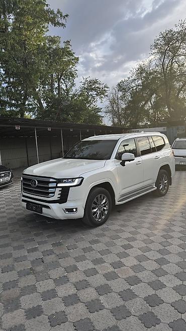 ланкрузер 300: Toyota Land Cruiser: 2025 г., 4 л, Автомат, Бензин, Внедорожник — 1