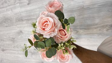 Süni güllər: Suni gullerin topdan perakenden satisi
5 azn baslayan qiymetler — 8