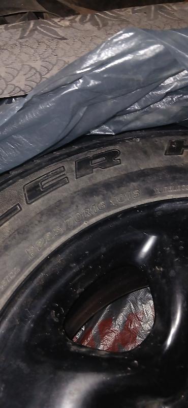80 б4: Одно колесо с диском - Размер шин: P225/70 R16 101S (бескамерные — 2