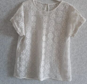 Рубашки и блузы: L (EU 40), XL (EU 42), цвет - Белый