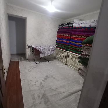 Продажа коттеджей и домов: Продаётся дом с двором и навесом. - Планировка: минимум 6 комнаты — 5