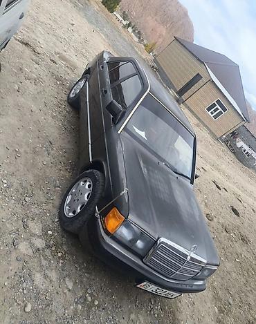 мерседес 124 рул: Mercedes-Benz 190: 1993 г., 2 л, Кол менен иштөөчү, Бензин, Седан — 9