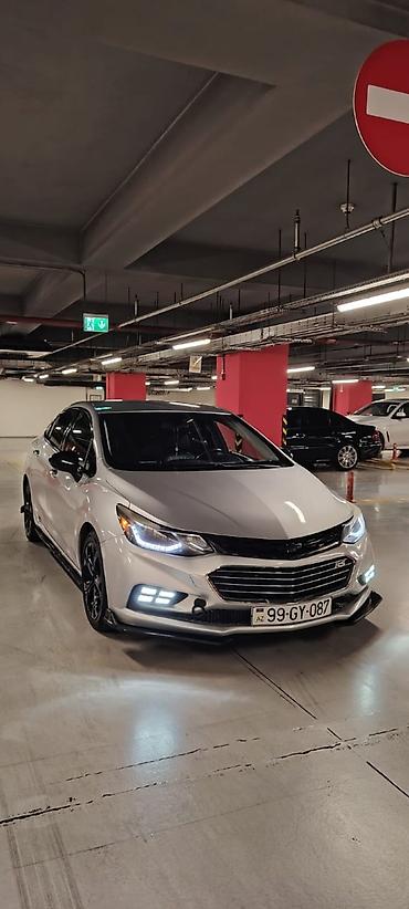 cruz dice: Chevrolet Cruze RS – sport paketli sedan Xüsusiyyətlər: - Korpus — 4