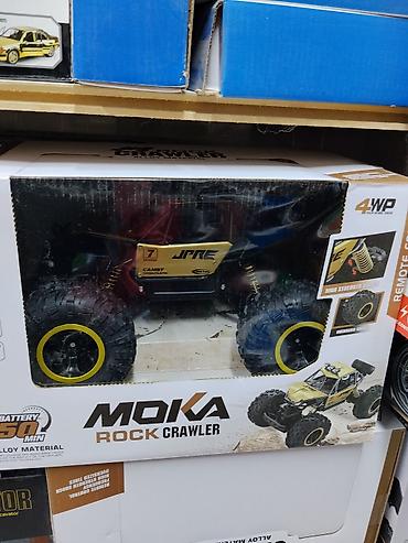 машины для детей на пульте: Радиоуправляемый внедорожник MOKA Rock Crawler - Полный привод 4WD — 1