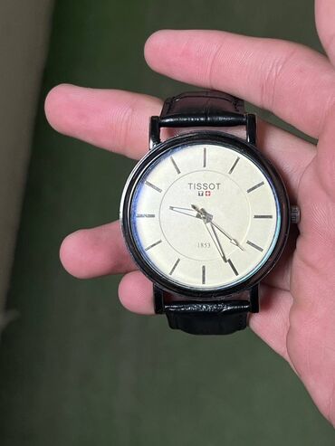 золотое кольцо бу: Часы Tissot, классический минималистичный дизайн. - Круглый корпус