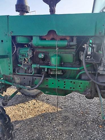 Traktorlar: Yaşıl rəngli kabinəli traktor - Kabin: metal karkaslı, geniş ön şüşə — 4