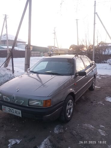 ижара машине: Volkswagen Passat: 1990 г., 1.8 л, Механика, Бензин, Седан