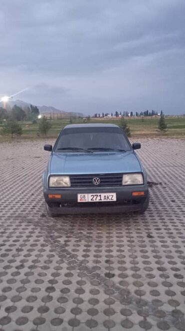 женил жук ташуучу унаа: Volkswagen Jetta: 1989 г., 1.8 л, Механика, Бензин, Седан