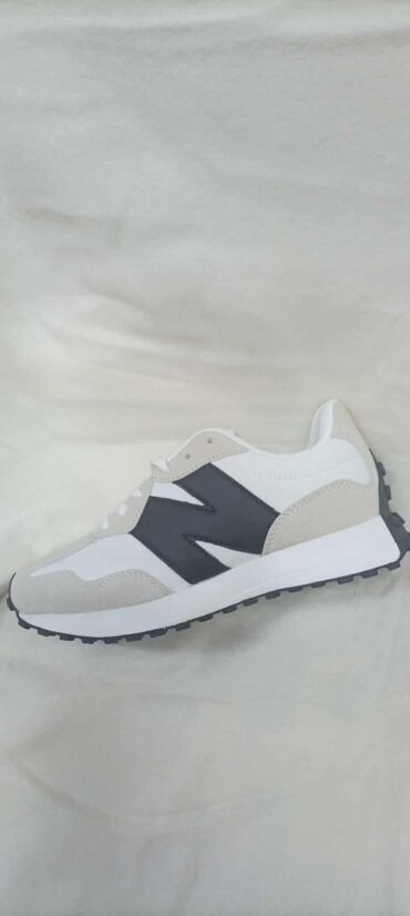 Women's Sneakers and athletic shoes: 10. NB Clasic
36/37-41
3600 din
BPM✨ — 6