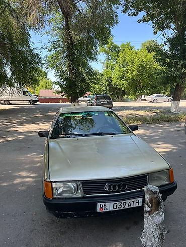 Унаа сатуу: Audi 100: 1986 г., 1.8 л, Кол менен иштөөчү, Бензин, Седан — 4