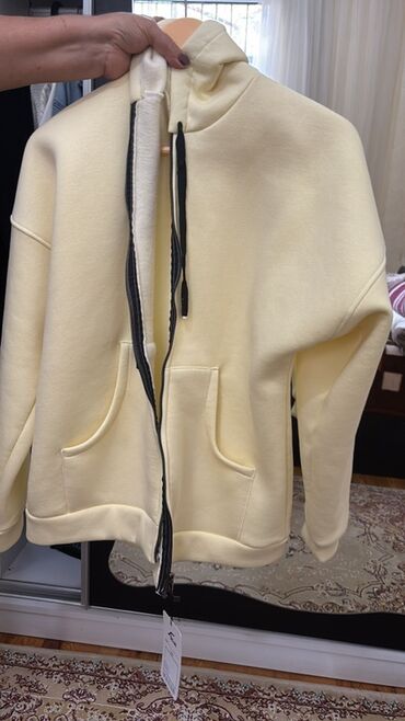 детские велюровые костюмы: Krem rəngli kapşonlu sviter (hoodie) - Yumşaq, qalın trikotaj parça;