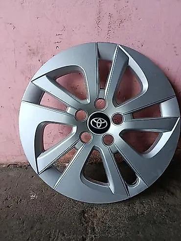 Колпак колесный Toyota 50 
1000 сом за штуку 
Полный комплект 4 шт