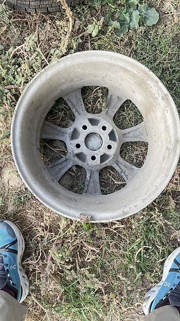 заглушки: Литые Диски R 15 Toyota, 1 шт, отверстий - 5, Б/у — 1