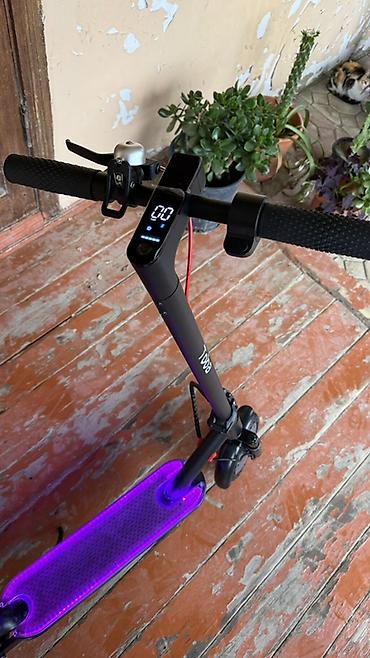 explore smart samokatları: Elektrik skuter – Toba ST-727 - Gözəl dizaynlı, qara gövdə və işıqlı — 2