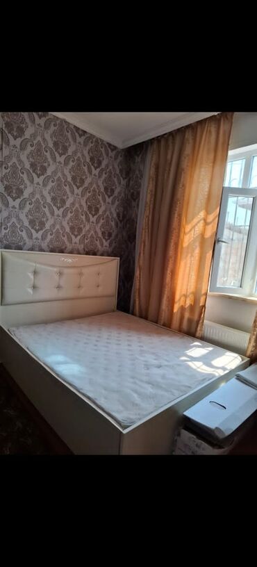 Masalar və oturacaqlar: İşlənmiş, İkinəfərlik çarpayı, Bazasız, Matras ilə, Siyirməsiz