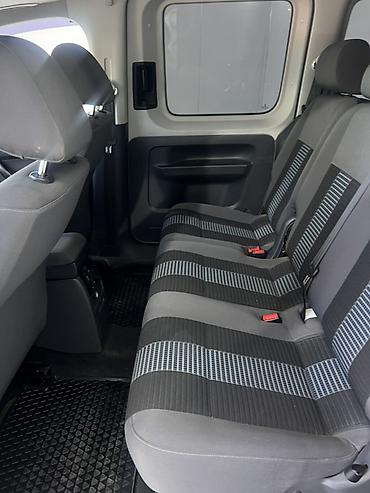места: Volkswagen Caddy: 2013 г., 1.2 л, Механика, Бензин, Универсал — 8