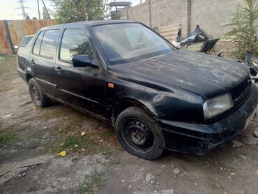 Volkswagen: Volkswagen Vento: 1994 г., 1.8 л, Механика, Бензин