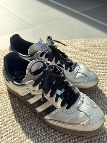 обувь адидас: Кроссовки, 38, Adidas Originals, Б/у, цвет - Серебристый, Самовывоз