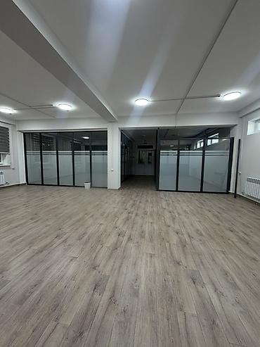 Коммерциялык кыймылсыз мүлктү ижарага берүү: Срочно сдается по первой линии по ул Баха 3- этажное здание 1000кв м — 9