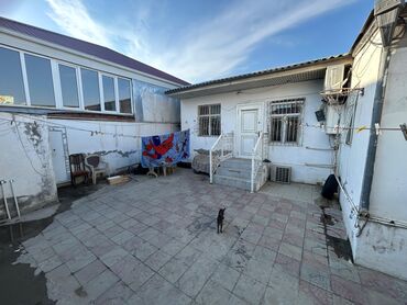 дом с гаражом и мансардой: Binəqədi qəs. 4 otaqlı, 100 kv. m, Orta təmir