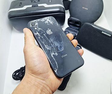 Apple iPhone: IPhone Xr, Б/у, 128 ГБ, Черный, Чехол, 79 % — 10