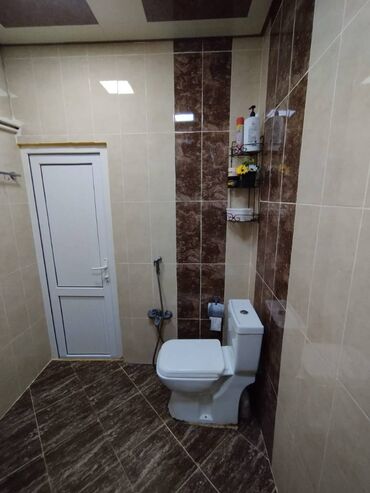 Uzunmüddətli kirayə mənzillər: Qaraçuxur qəsəbəsində 146 nömrəli tam orta məktəbin yaxınlığında — 14