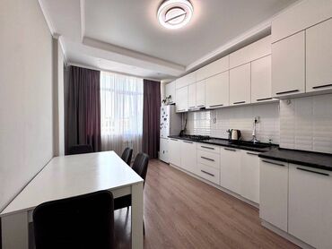 чокана валиханова: 3 комнаты, 80 м², Элитка, 3 этаж, Евроремонт