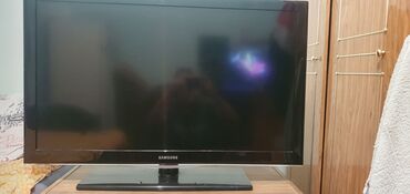 цифровая: LA40C531F2R — это модель телевизора Samsung серии C5, диагональ 40