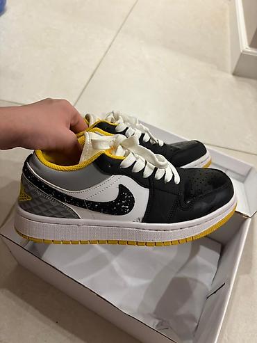 кросовки джорданы: Кроссовки в стиле баскетбольных низких Air Jordan/Nike. - Цветовая — 4