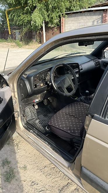 ешка немка: Volkswagen Passat: 1989 г., 1.8 л, Механика, Бензин, Седан — 7