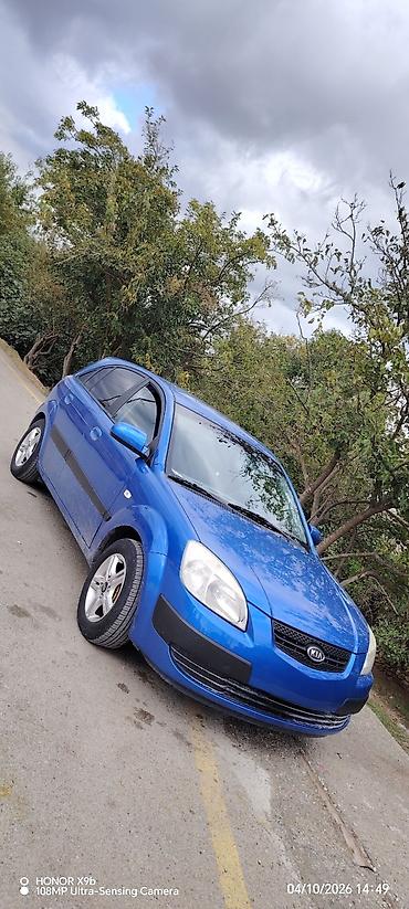 2003 ford transit: Kia Rio, mavi rəng, hetçbek kuzov. Texniki xüsusiyyətlər və təchizat — 1