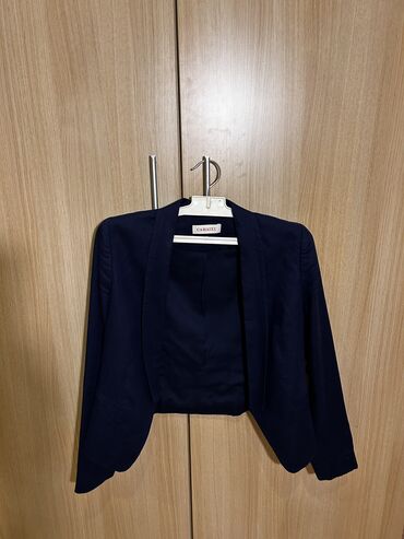 brend qadin geyimleri instagram: Синий пиджак с рукавами 3/4 французкого бренд Camaieu Состояние:5/5