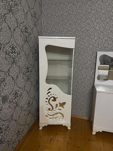 guzgu samdan: Ağ rəngli klassik üslubda yemək otağı mebeli dəsti Tərkibi: - 1 ədəd — 1