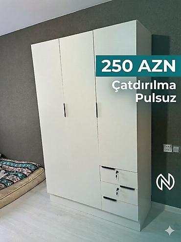 divar asilqan: Ağ rəngli 3 qapılı paltar şkafı - Minimalist dizayn, açıq-ağ ton - Üç — 1