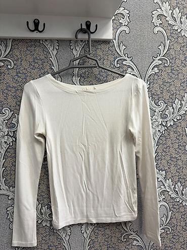 svitir: Ağ rəngli uzunqollu köynək/bluza - Model: sadə və minimal dizayn — 1