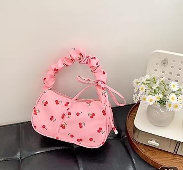 tote bag: Qadin çiyin çantası – büzgülü qulplu, mini baguette model - Dizayn — 4