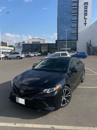 чемодан дорожные: Toyota Camry: 2018 г., 2.5 л, Автомат, Бензин, Седан