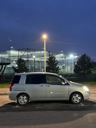 Toyota: Toyota Raum: 2003 г., 1.5 л, Автомат, Бензин, Седан — 2