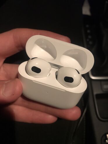 Наушники: Наушники AirPod незнаю оригинал или не оригинал но качество бомбовый