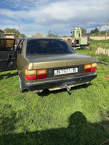 рул: Audi 100: 1984 г., 2 л, Кол менен иштөөчү, Лифтбек — 1