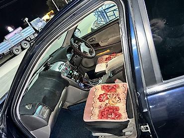 Другие автомобили: Седан бизнес‑класса темно-синего цвета. Просторный салон с мягкой — 7